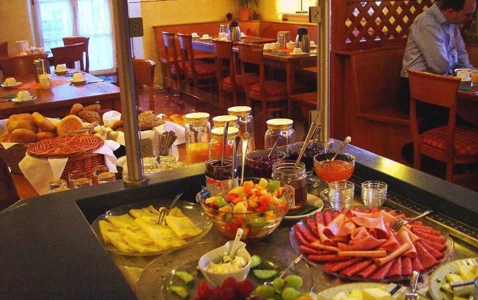 Buffet Photo