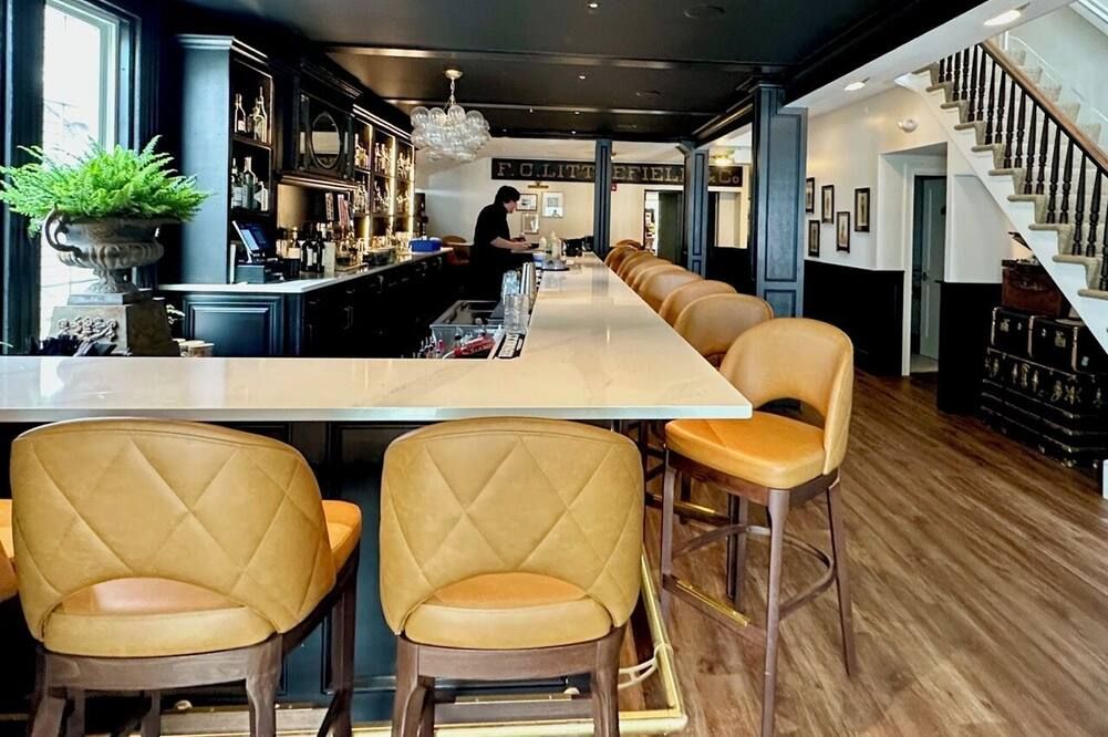 Bar Photo