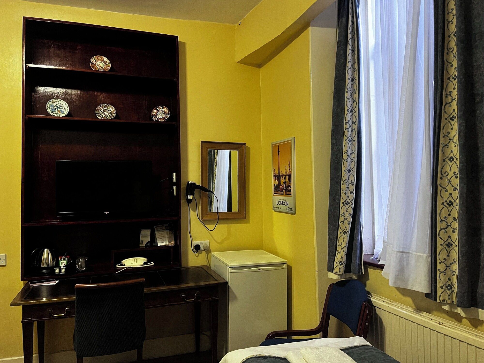 Room amenity