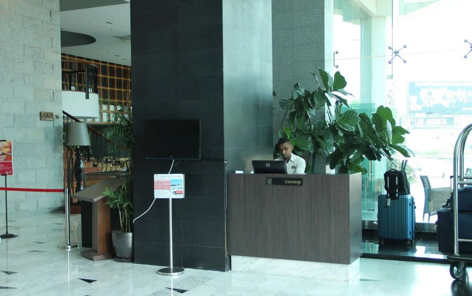 Front desk Photo