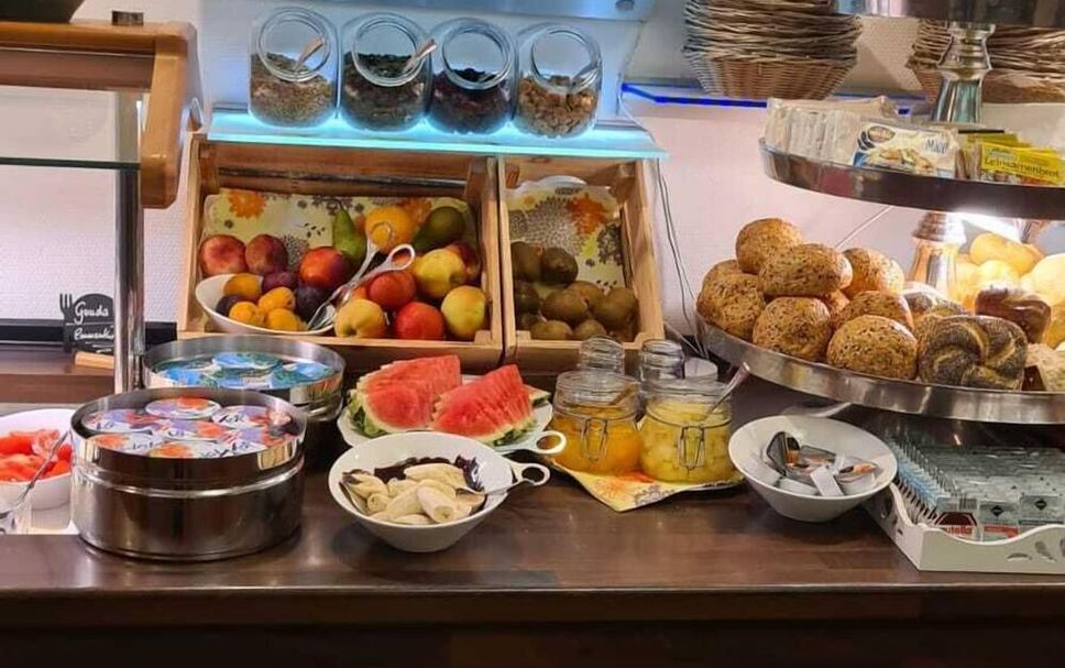 Buffet Photo