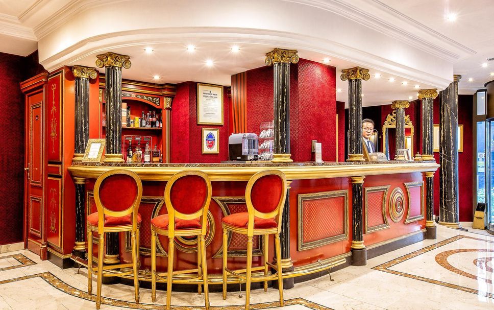 Bar Photo