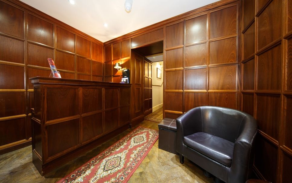 Front desk Photo