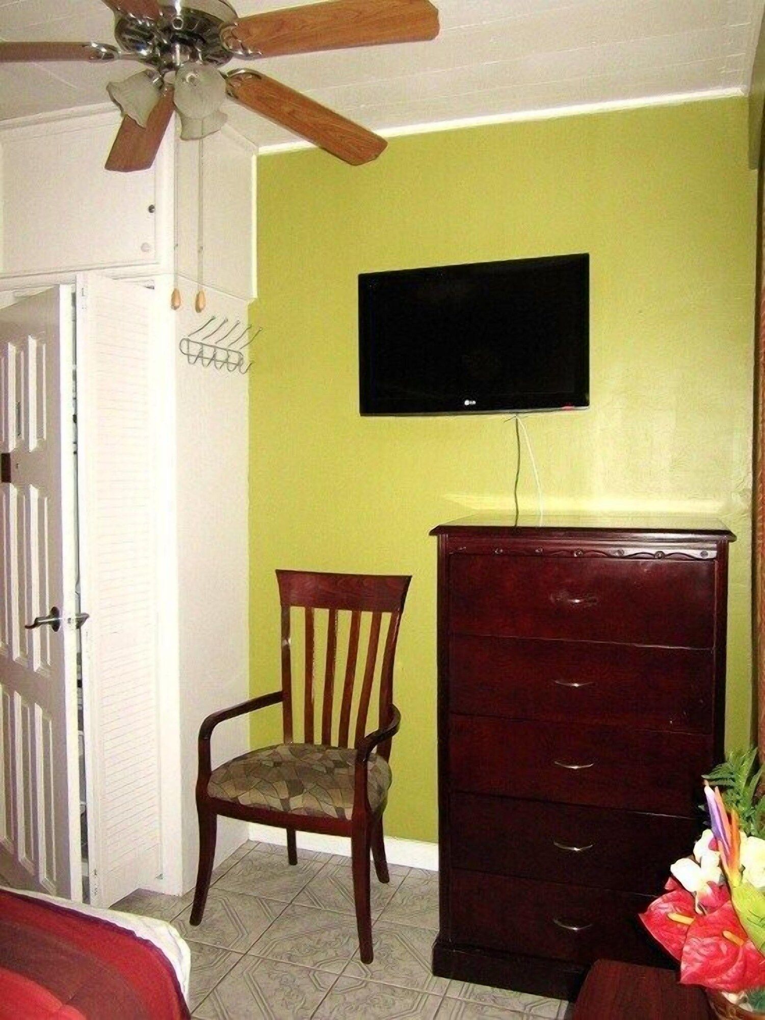 Room amenity
