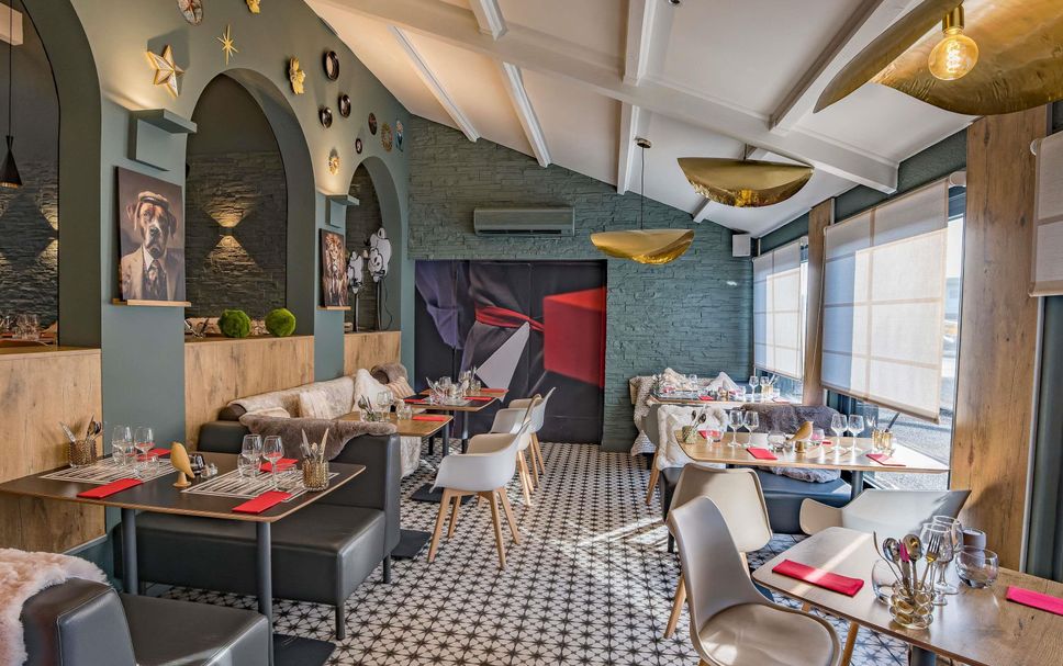 Restaurant Photo