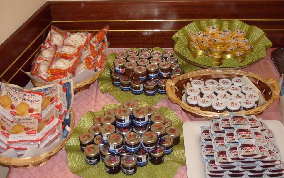 Buffet Photo