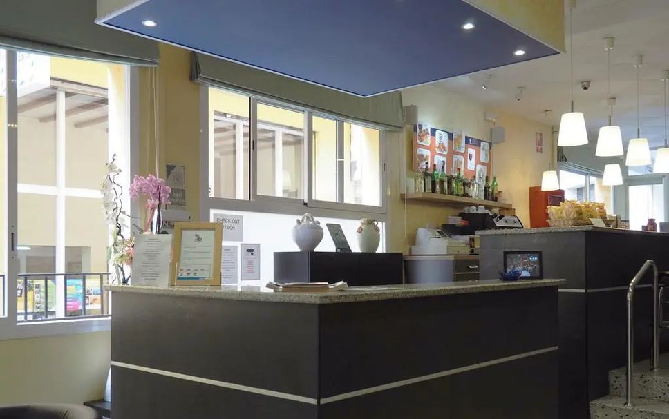 Front desk Photo