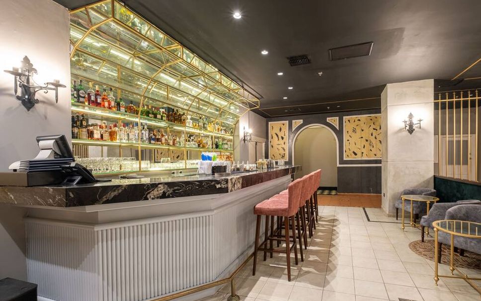 Bar Photo