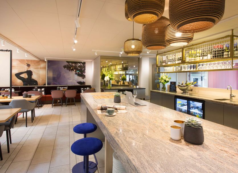 Bar Photo