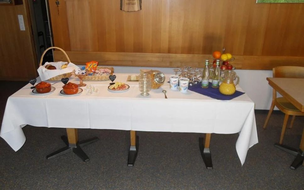 Buffet Photo