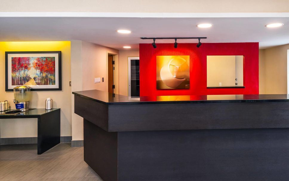 Front desk Photo