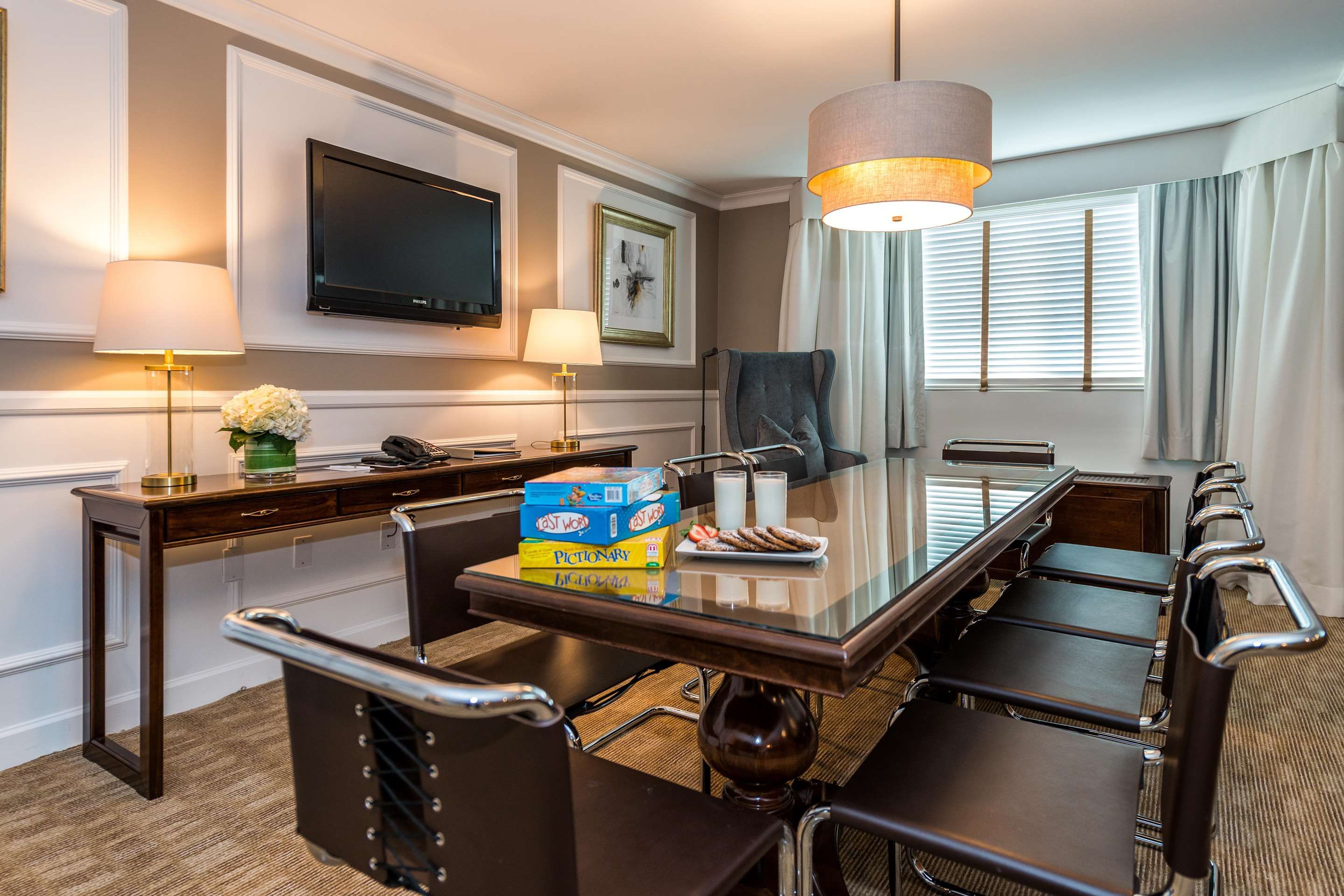 Room amenity