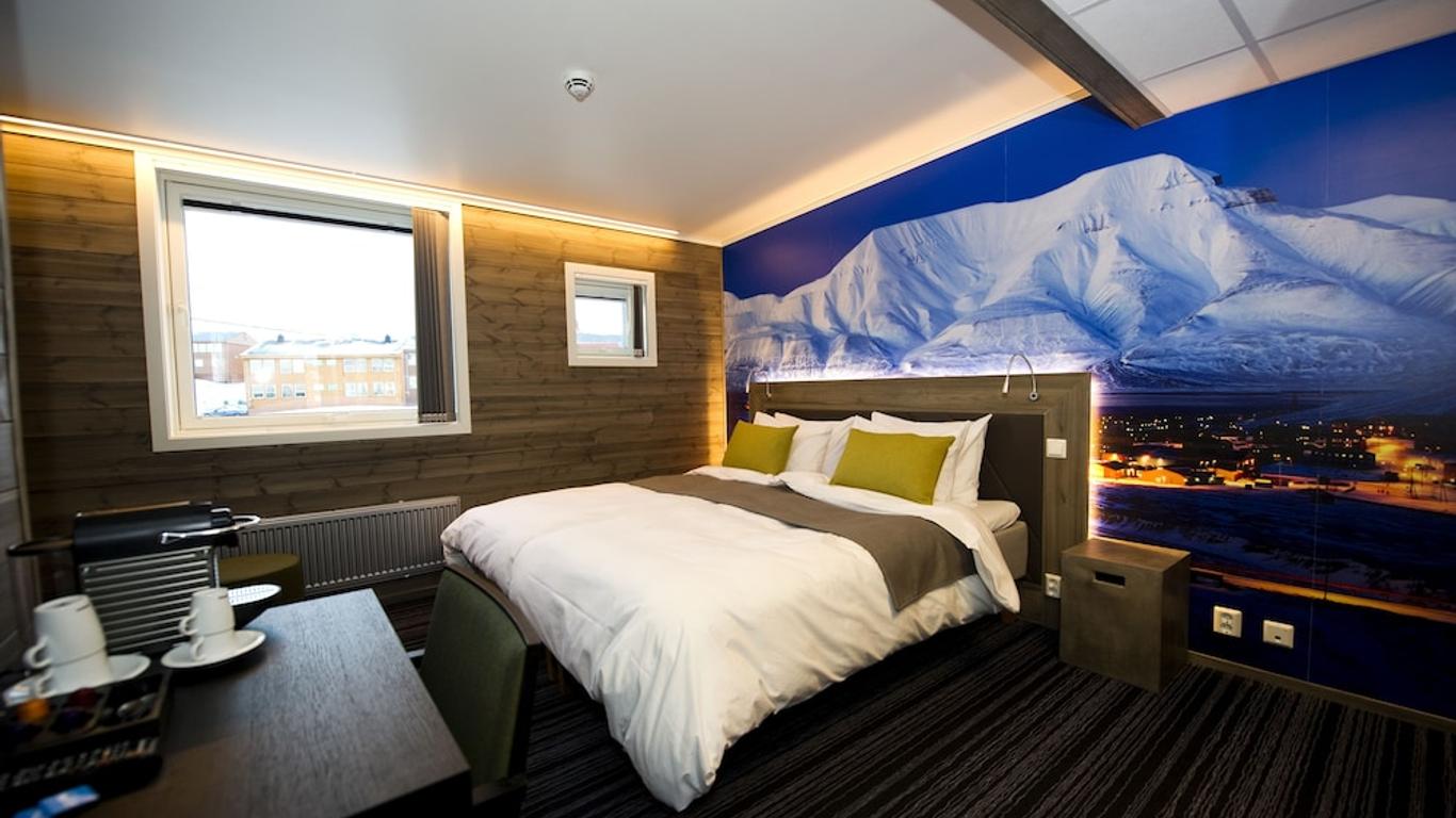 Svalbard Hotell | Polfareren