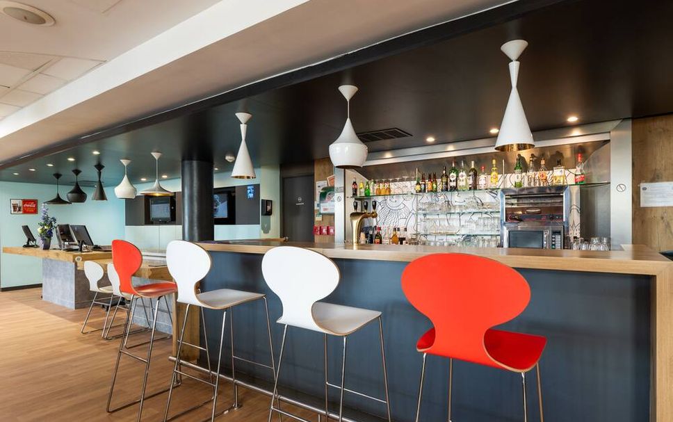Bar Photo