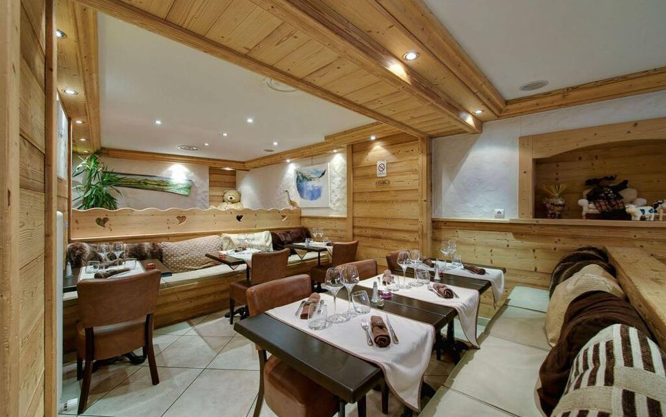 Restaurant Photo