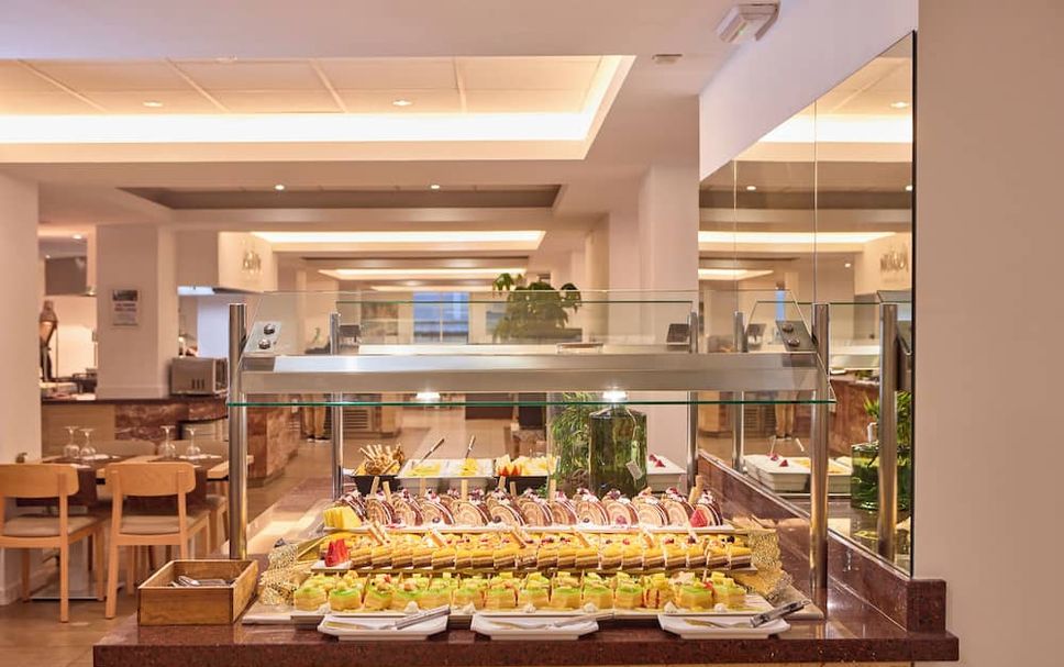 Buffet Photo