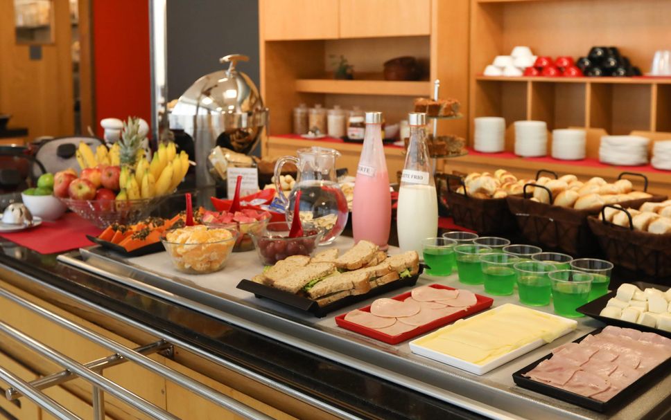 Buffet Photo