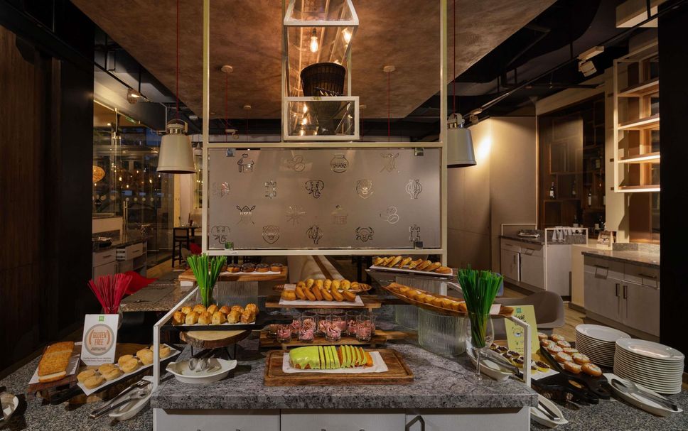 Buffet Photo