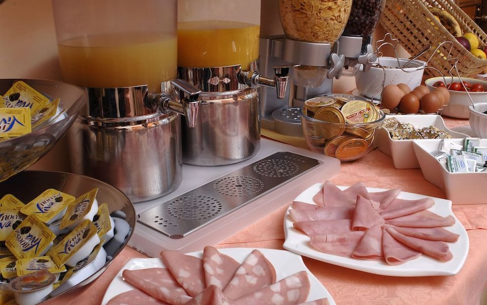 Buffet Photo