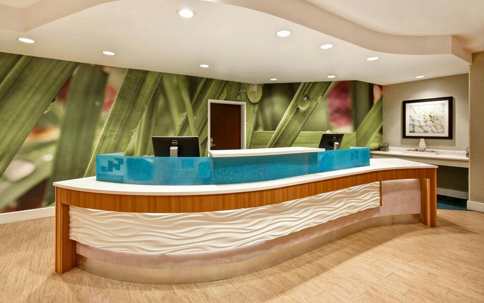 Front desk Photo
