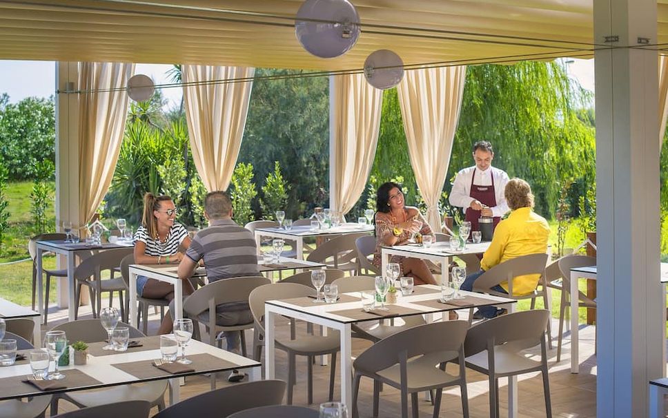 Restaurant Photo
