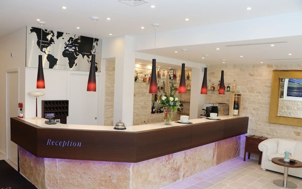 Front desk Photo