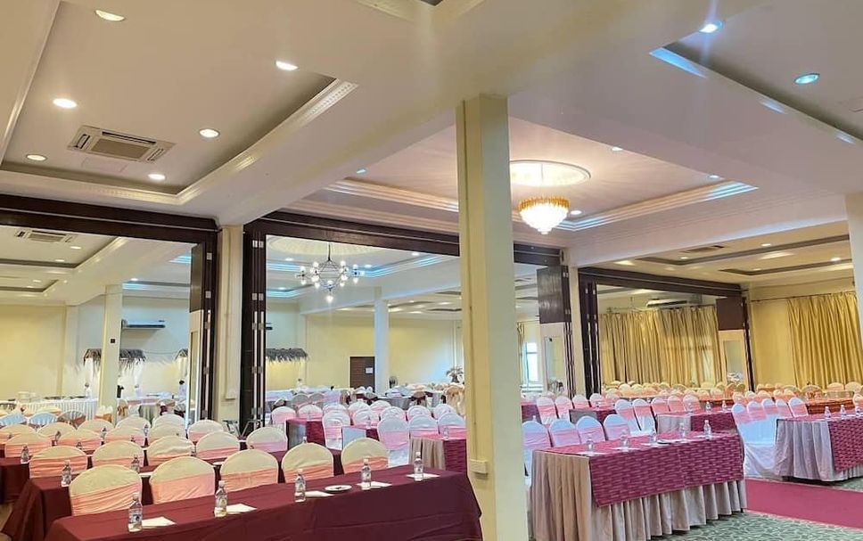 Banquet hall Photo