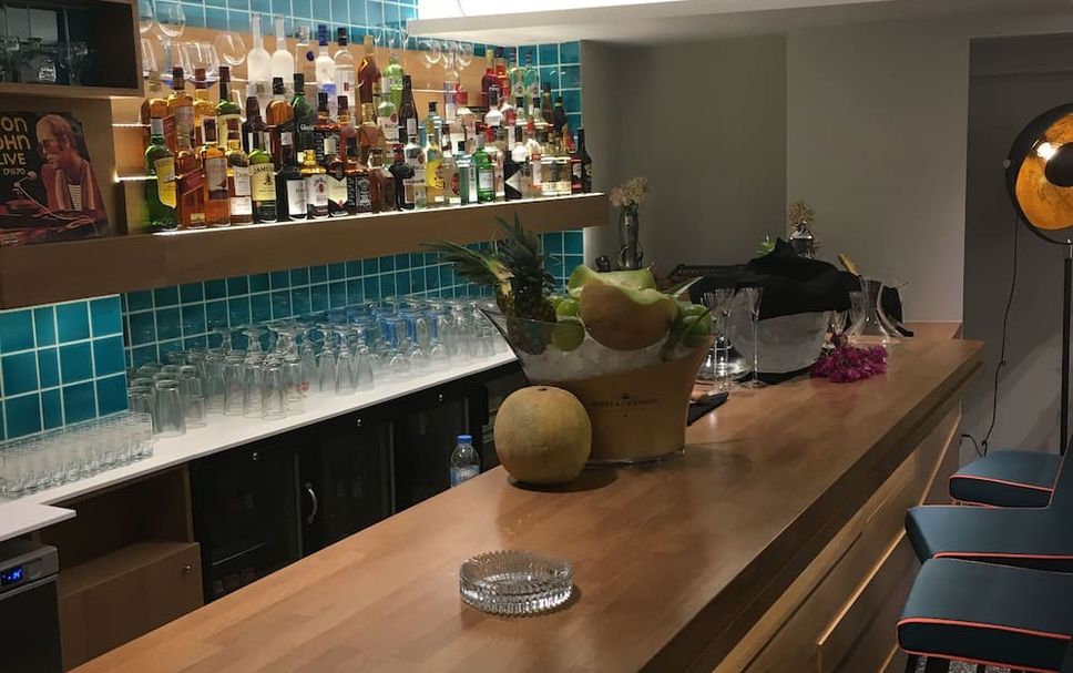 Bar Photo