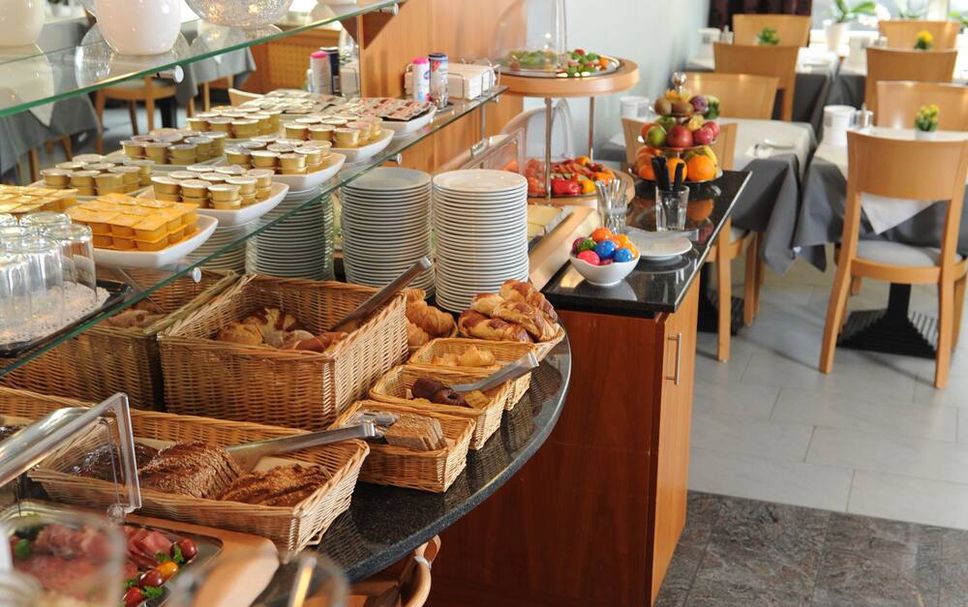 Buffet Photo