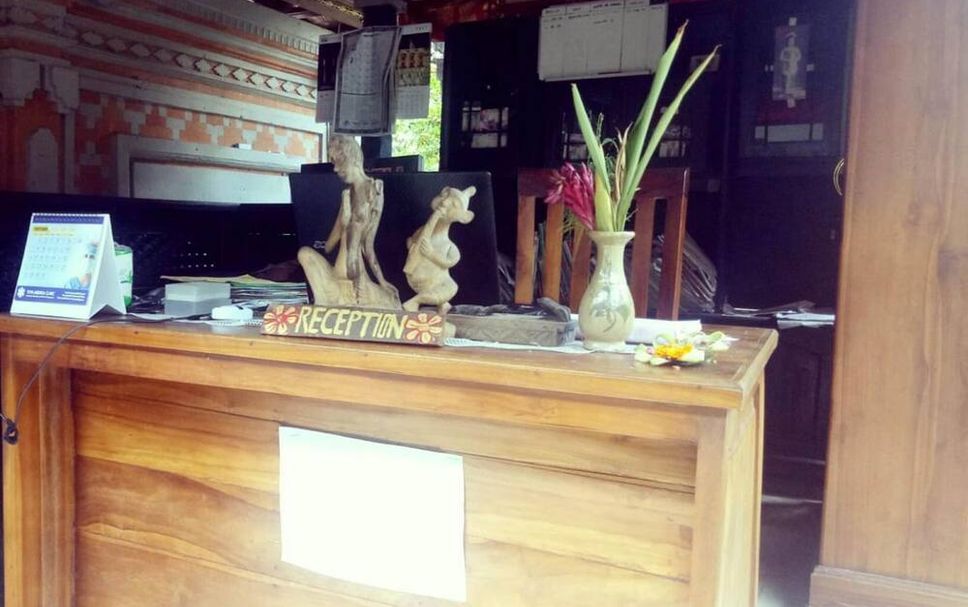 Front desk Photo