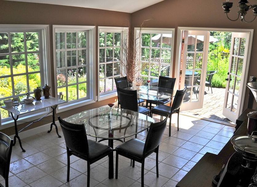 Dining room Photo