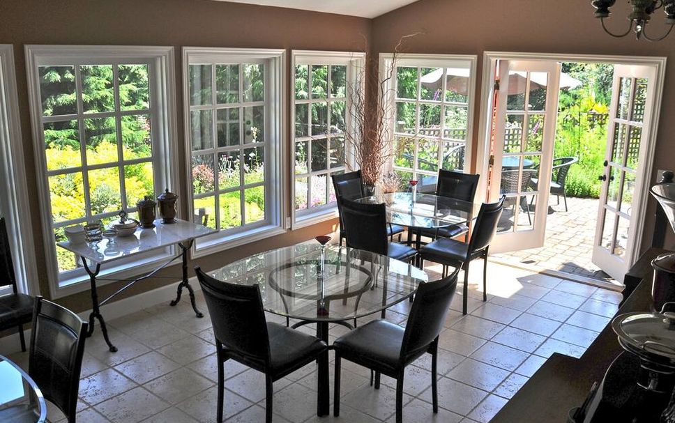 Dining room Photo