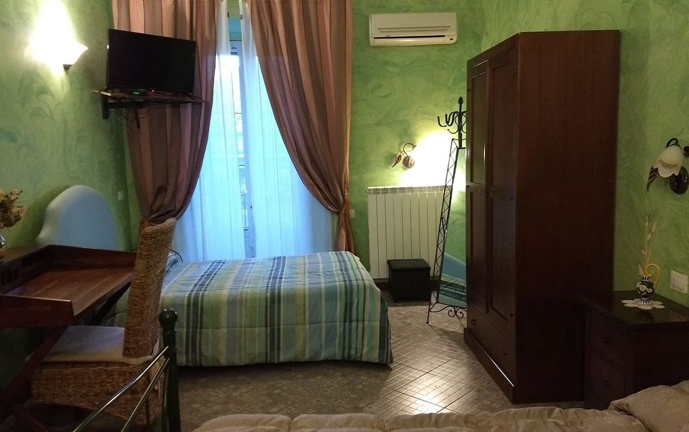 Bedroom Photo