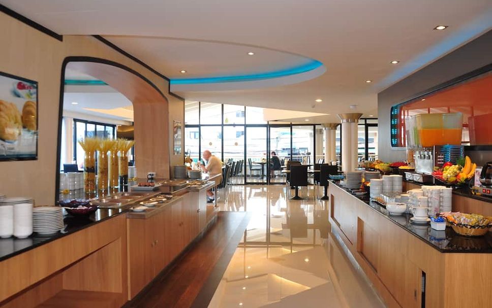 Buffet Photo
