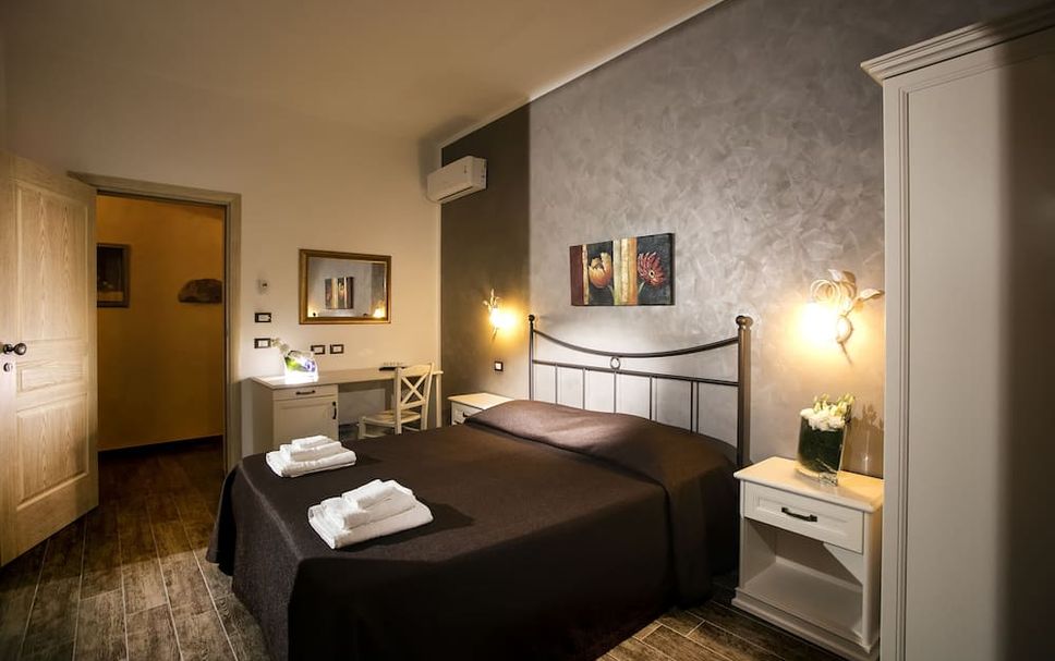 Bedroom Photo