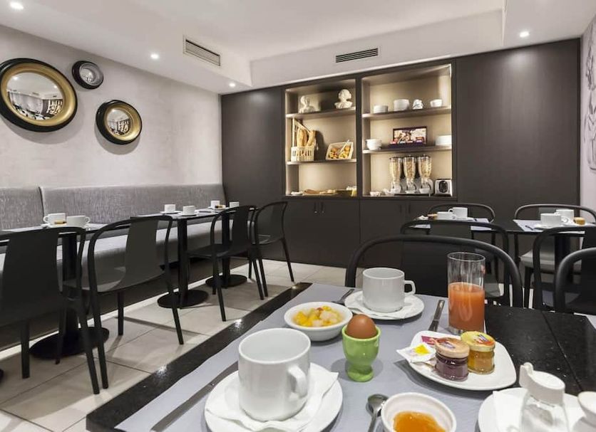 Restaurant Photo