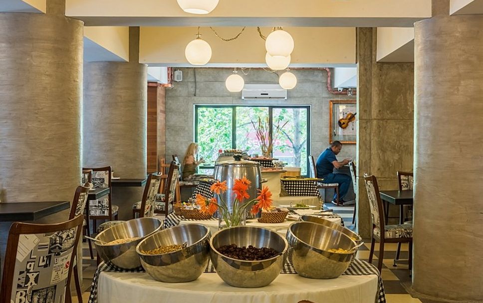 Buffet Photo