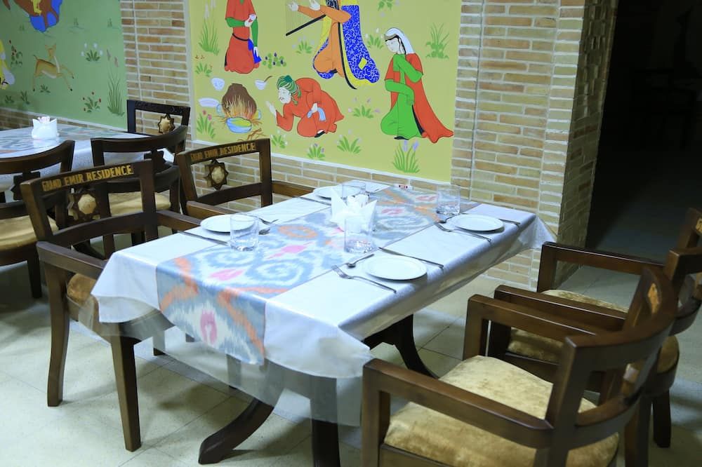 Restaurant Photo