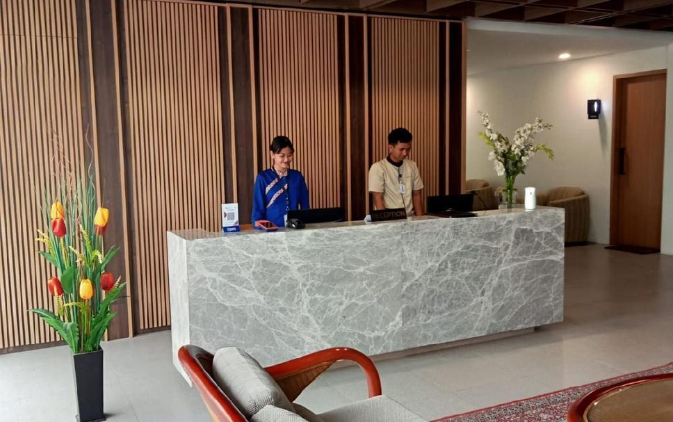 Front desk Photo