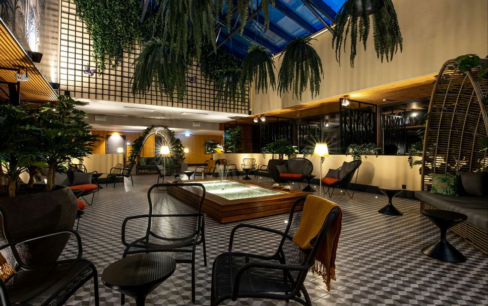 Restaurant Photo