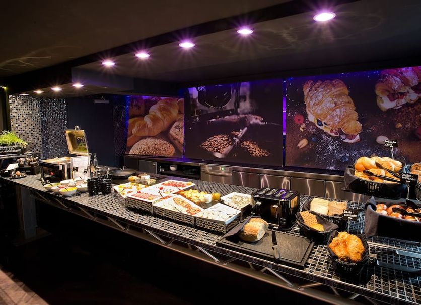 Buffet Photo