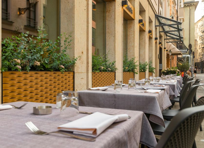 Restaurant Photo