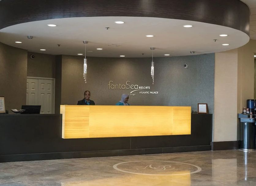 Front desk Photo