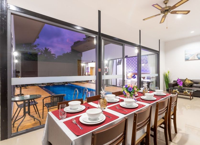Dining room Photo