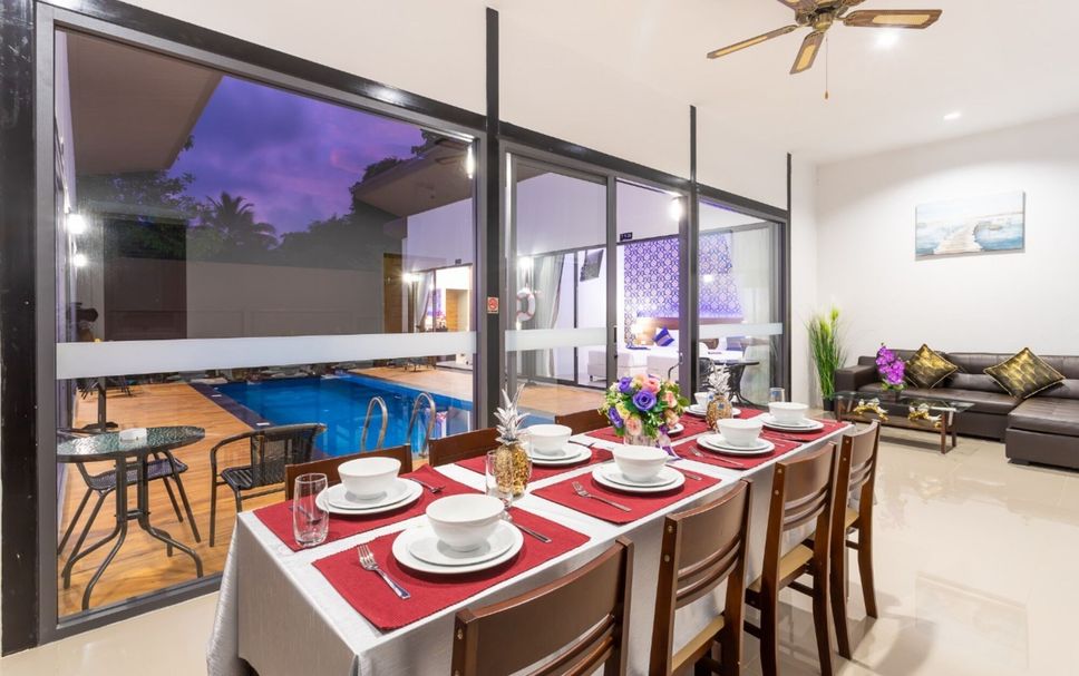 Dining room Photo