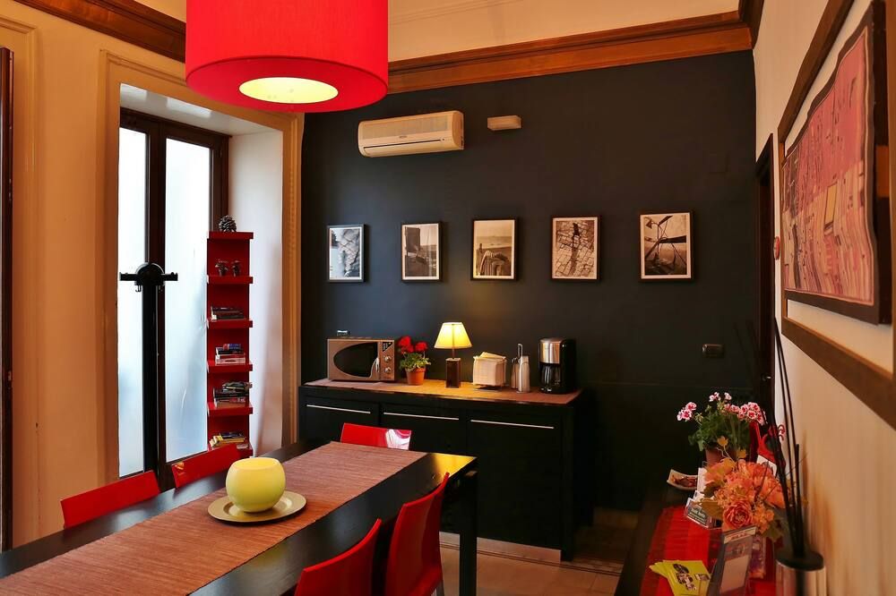 Dining room Photo