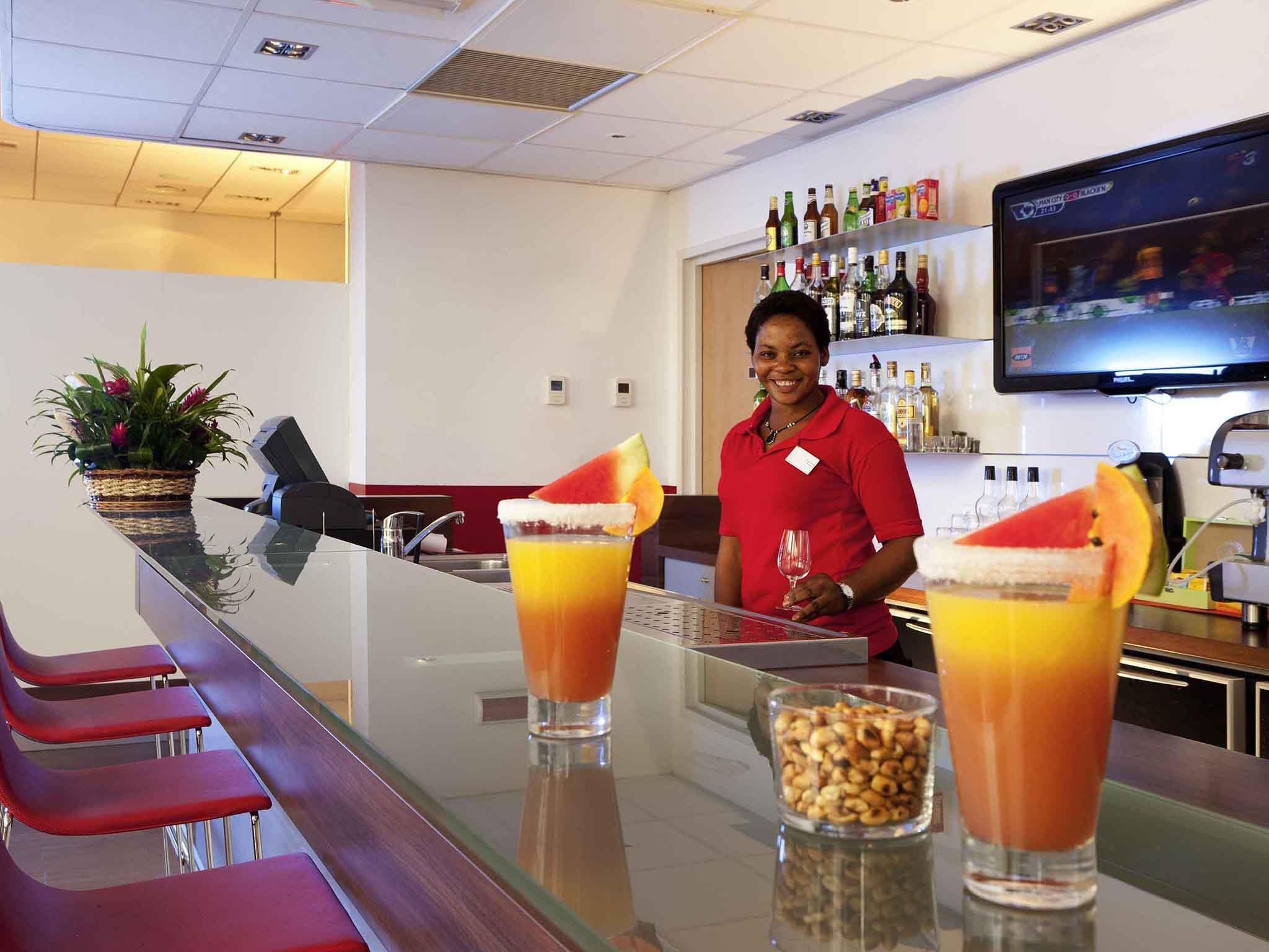 Bar Photo