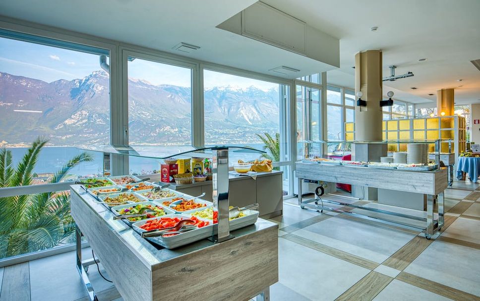 Buffet Photo