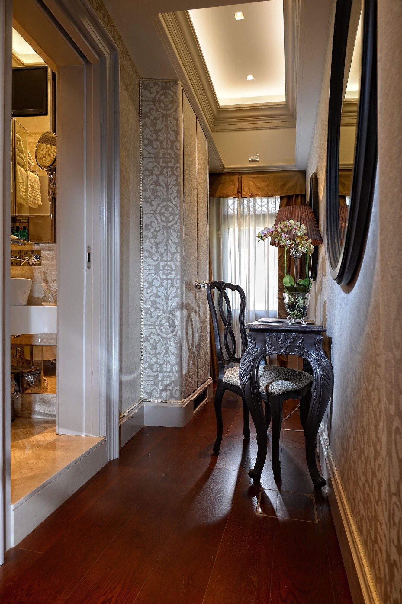 Room amenity