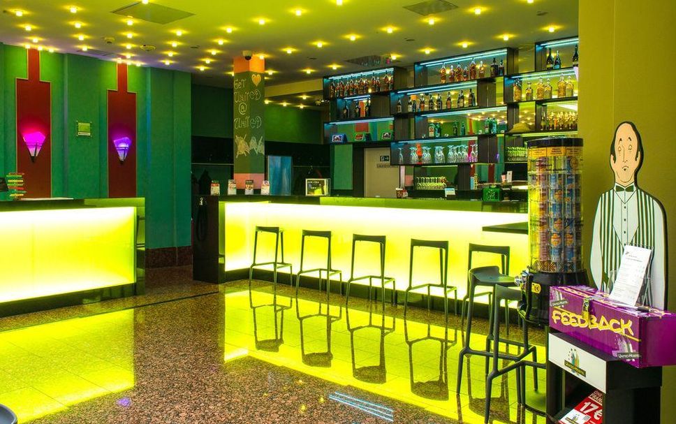 Bar Photo